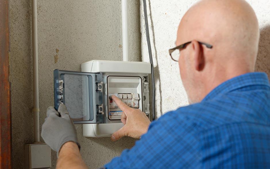 tarif horaire électricien Maisons-Laffitte